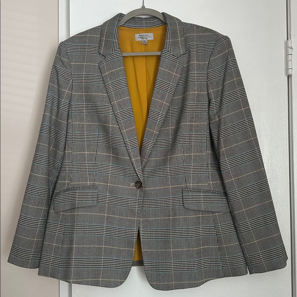 Tahari ASL Gray Plaid Blazer with Mustard Lining